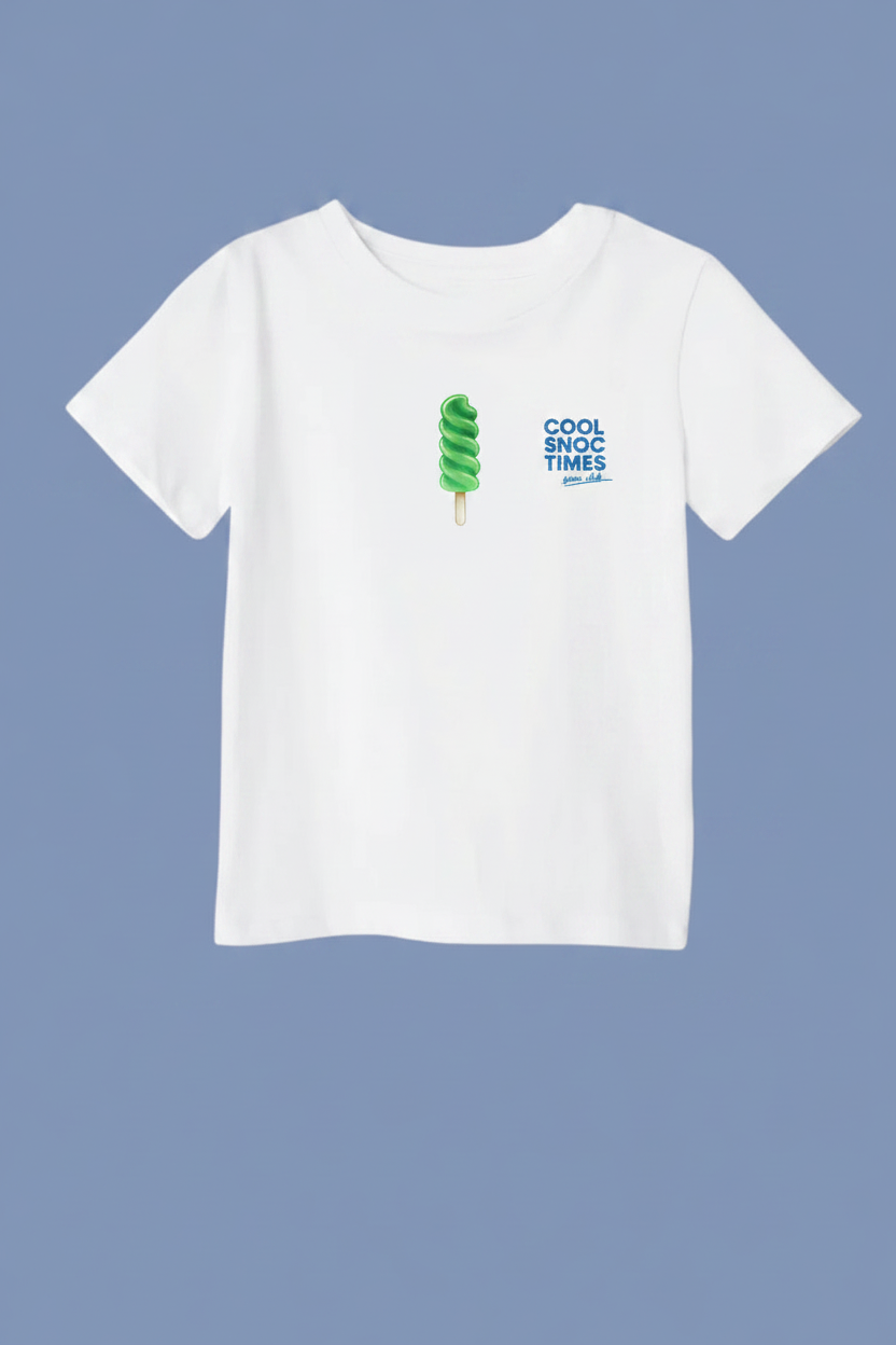 Mockup camiseta kids SNOC delantero con detalle del diseño