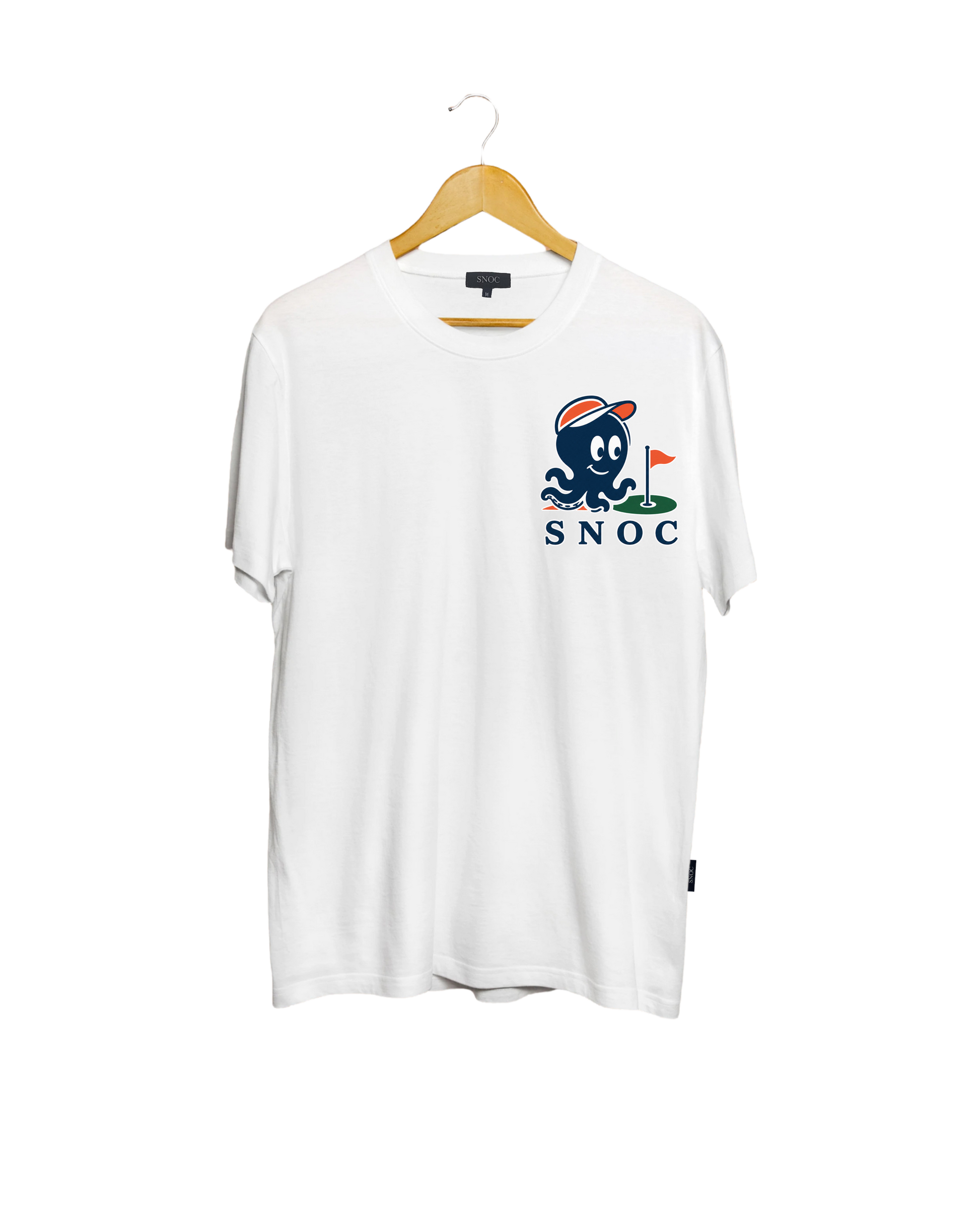 Camiseta de golf Fairway Social Club SNOC blanca, vista frontal, fondo transparente