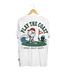 Camiseta de golf Play the Coast SNOC blanca, vista trasera, fondo transparente