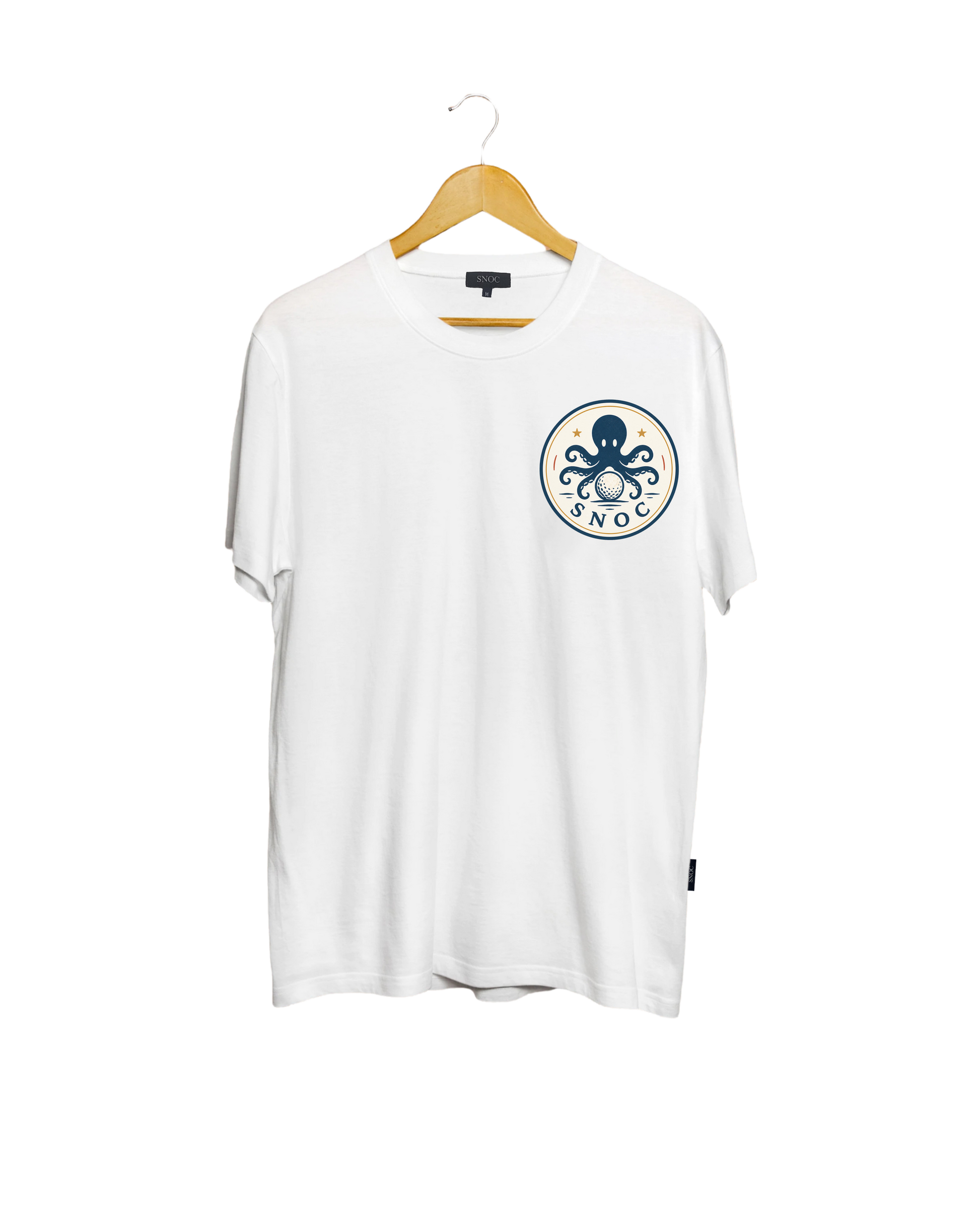 Camiseta de golf Good Shots Bad Lies SNOC blanca, vista frontal, fondo transparente