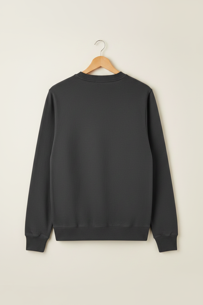 Mockup trasero sudadera SNOC The Long Voyage gris oscuro
