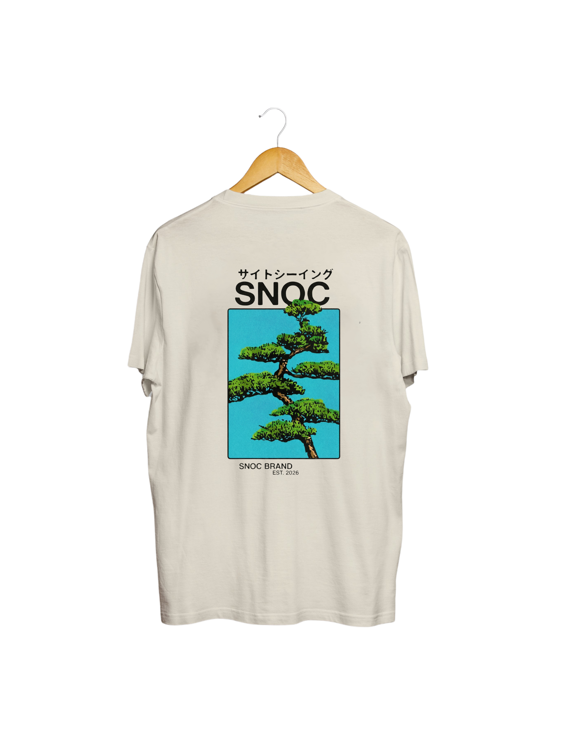 Camiseta Bonsai SNOC color arena, vista trasera con el arbol bonsai, fondo transparente