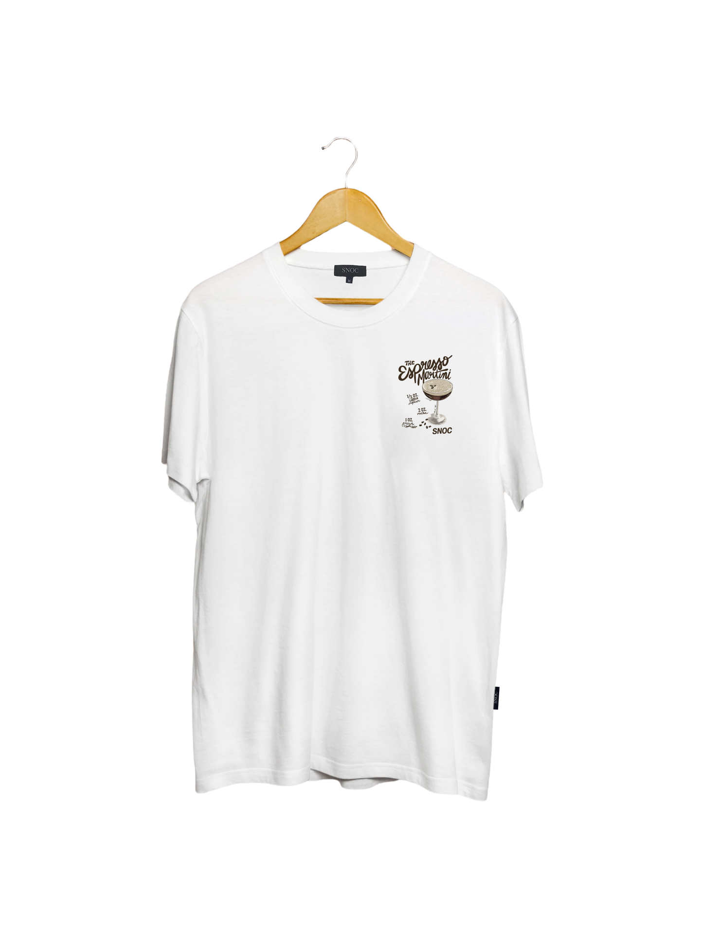 Camiseta Espresso Martini SNOC blanca, vista frontal, fondo transparente