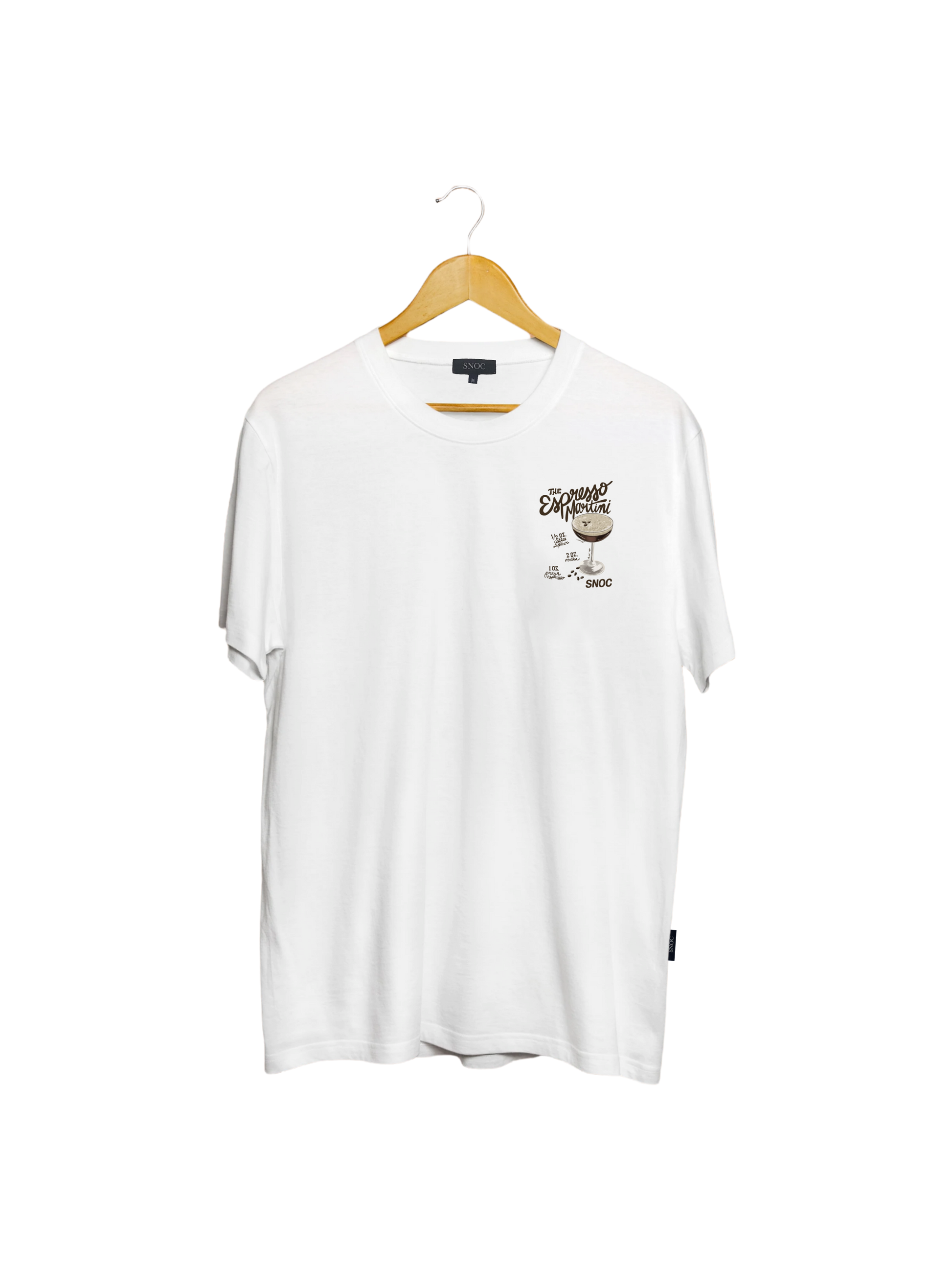 Camiseta Espresso Martini SNOC blanca, vista frontal, fondo transparente