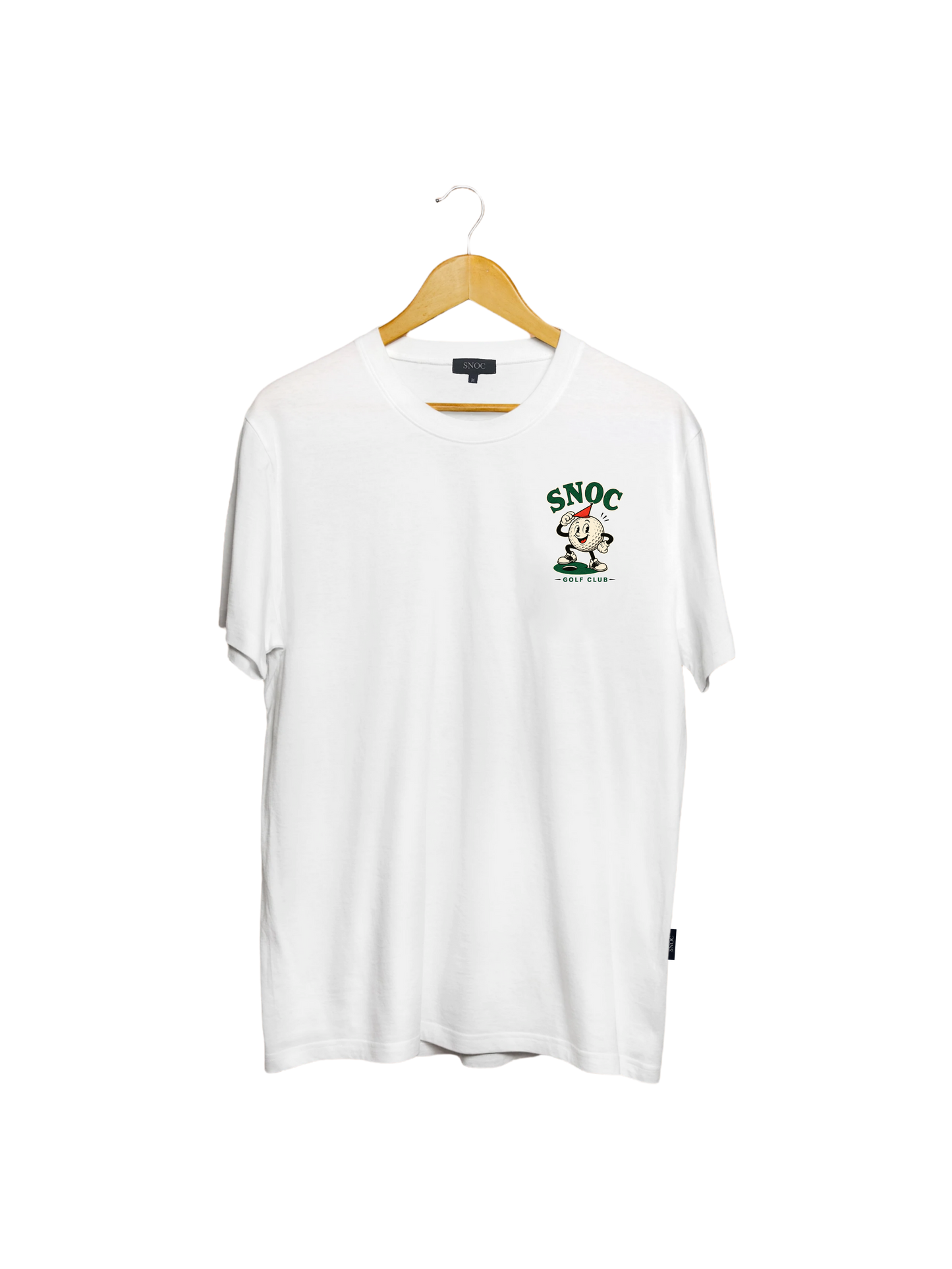 Camiseta Golf Club SNOC blanca, vista frontal con el sello de la bola de golf en el pecho, fondo transparente