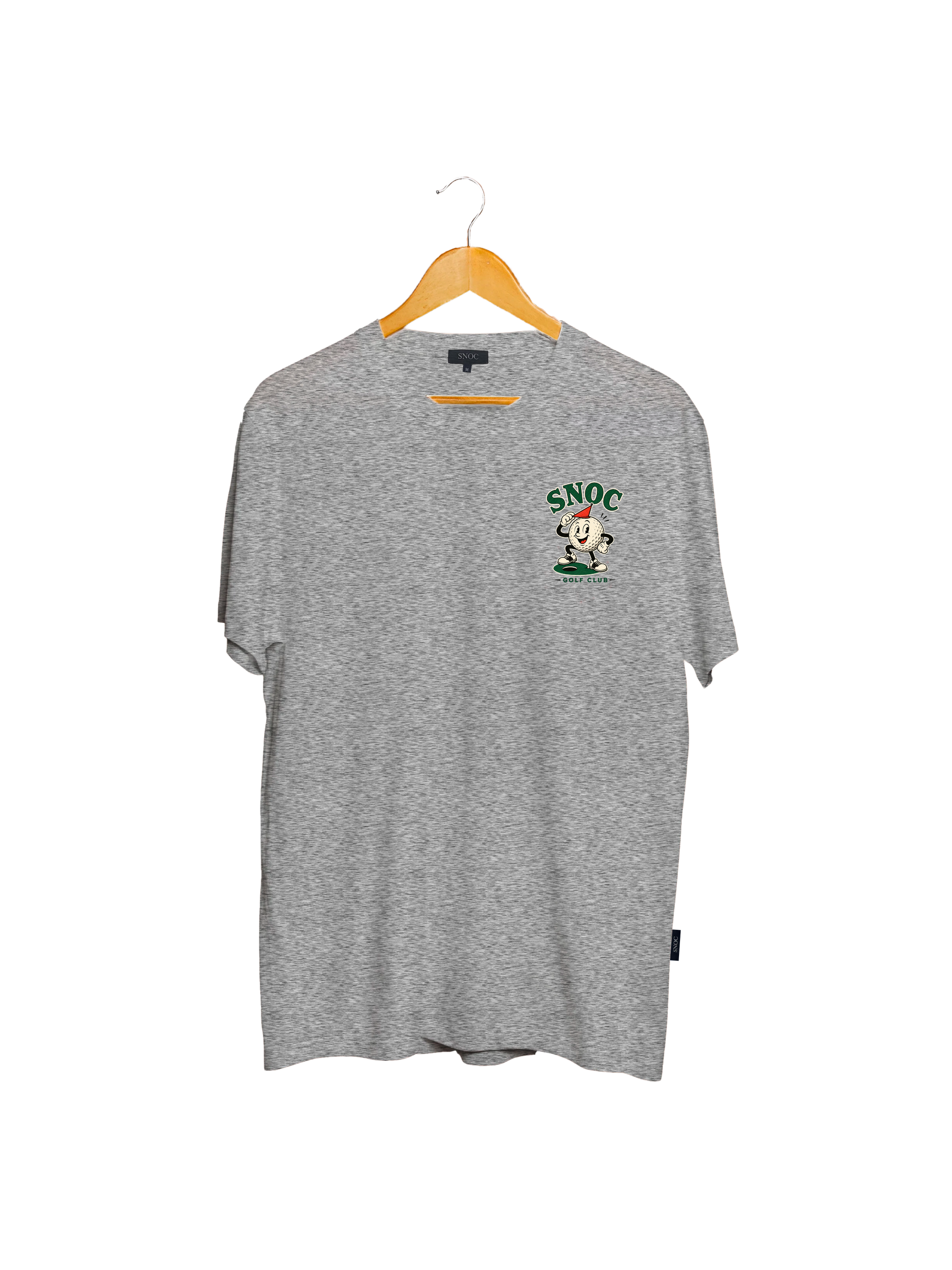 Camiseta Golf Club SNOC gris claro, vista frontal con el sello de la bola de golf en el pecho, fondo transparente