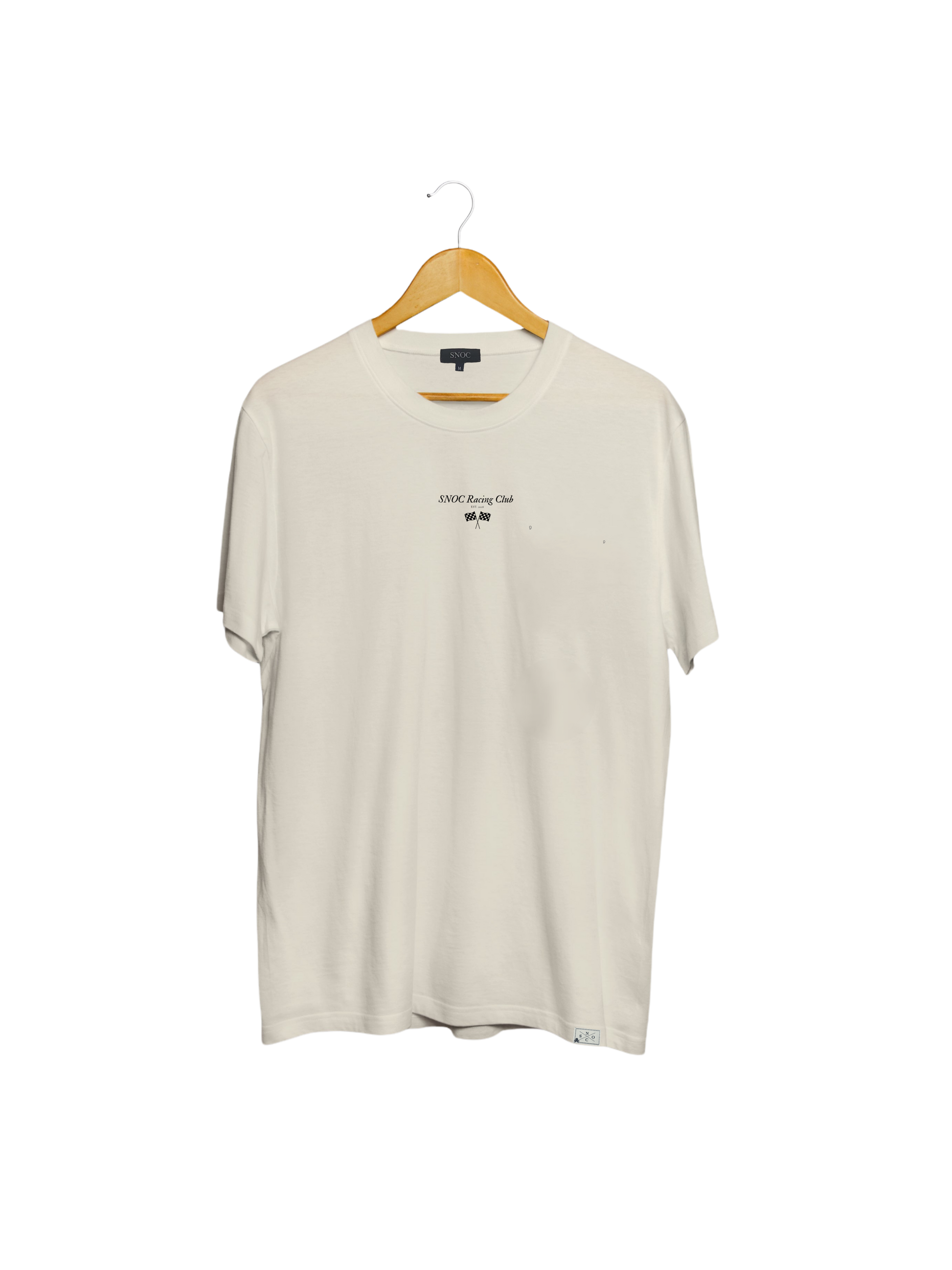 Camiseta Racing Club SNOC color Arena, vista frontal con el print SNOC Racing Club, fondo transparente