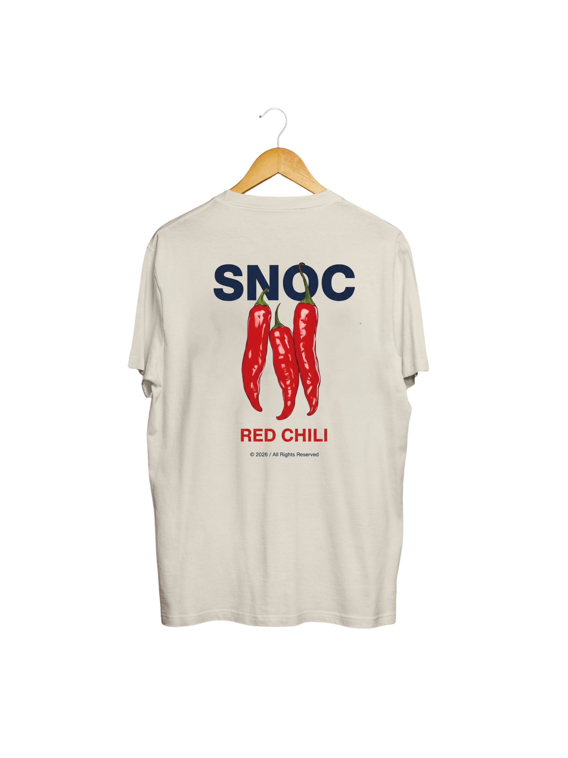 Camiseta Red Chili SNOC color arena, vista trasera con las tres guindillas rojas, fondo transparente