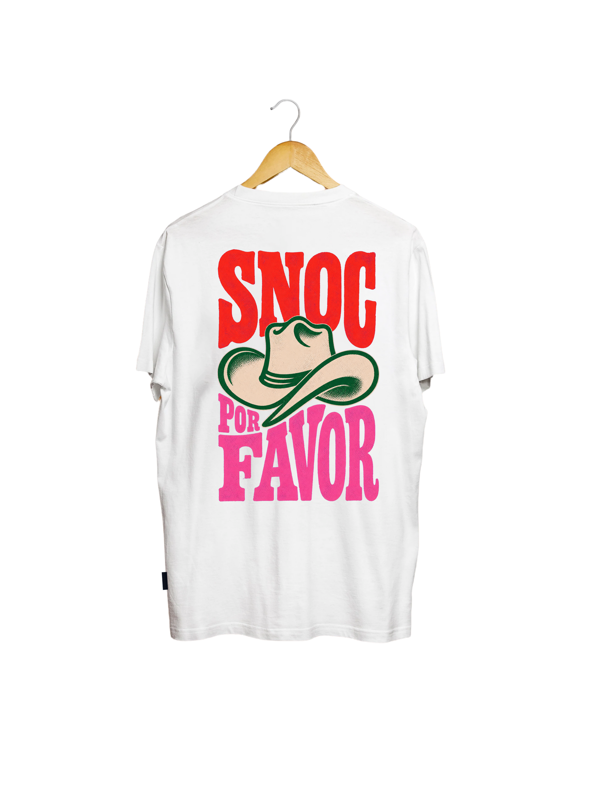 Camiseta SNOC Por Favor blanca, vista trasera con el sombrero vaquero, fondo transparente