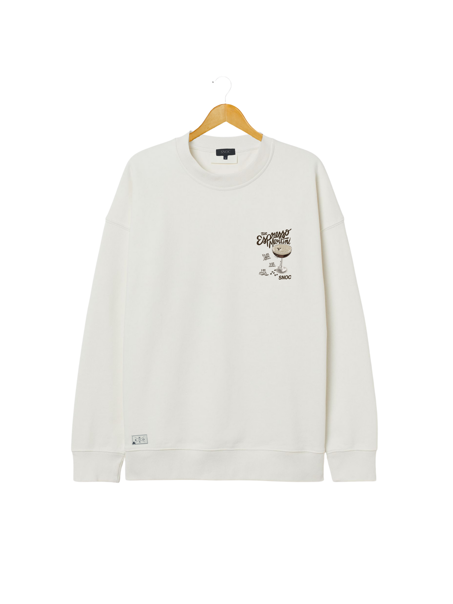 Sudadera Espresso Martini SNOC blanca, vista frontal con la copa estampada en el pecho, fondo transparente